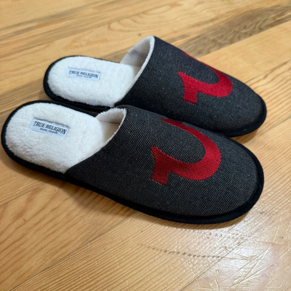NWOT True Religion Gray Red Slippers Men 9-10‎